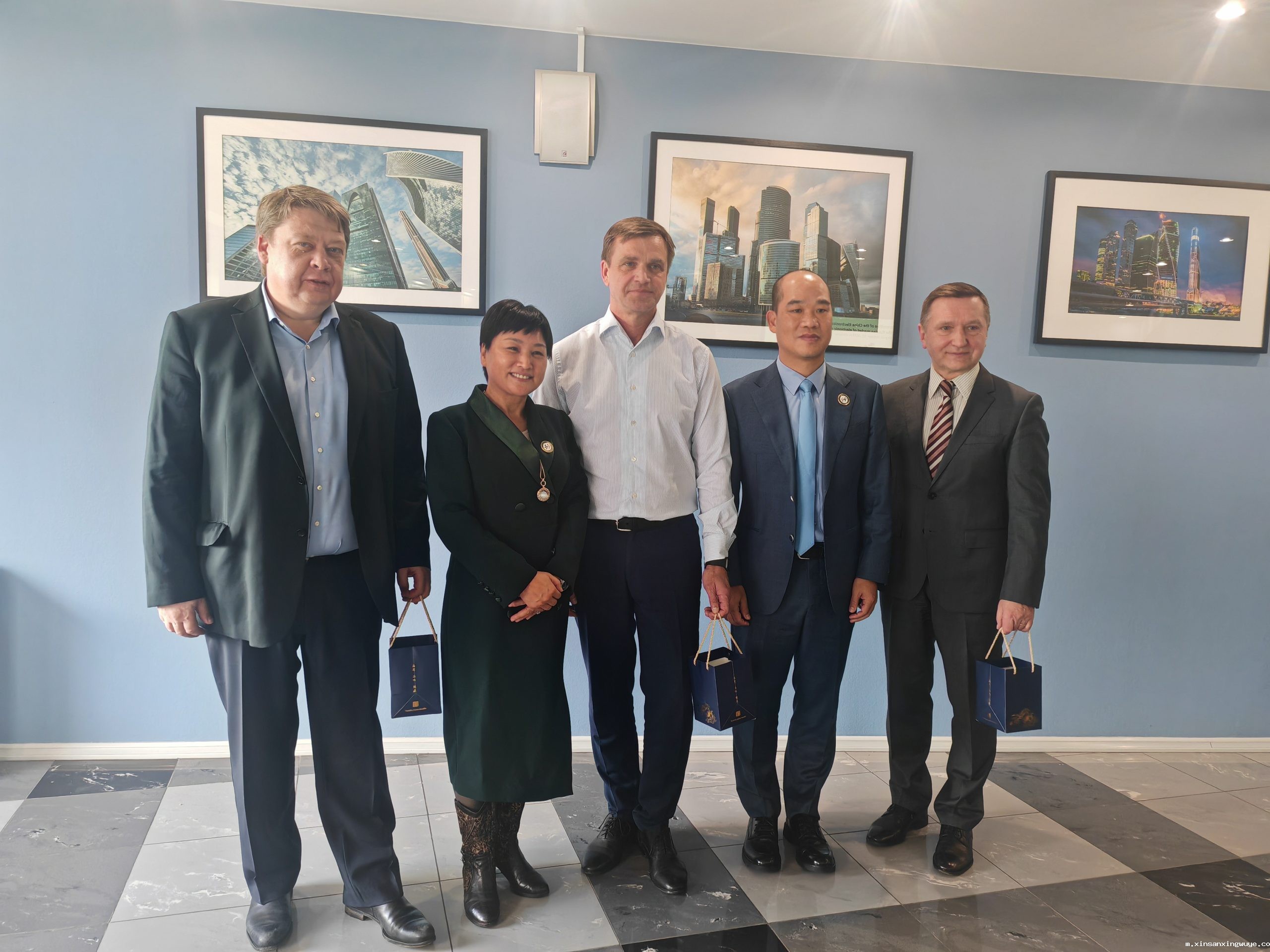 ECCC代表团拜访俄罗斯电子尼古丁系统市场参与者专业联盟