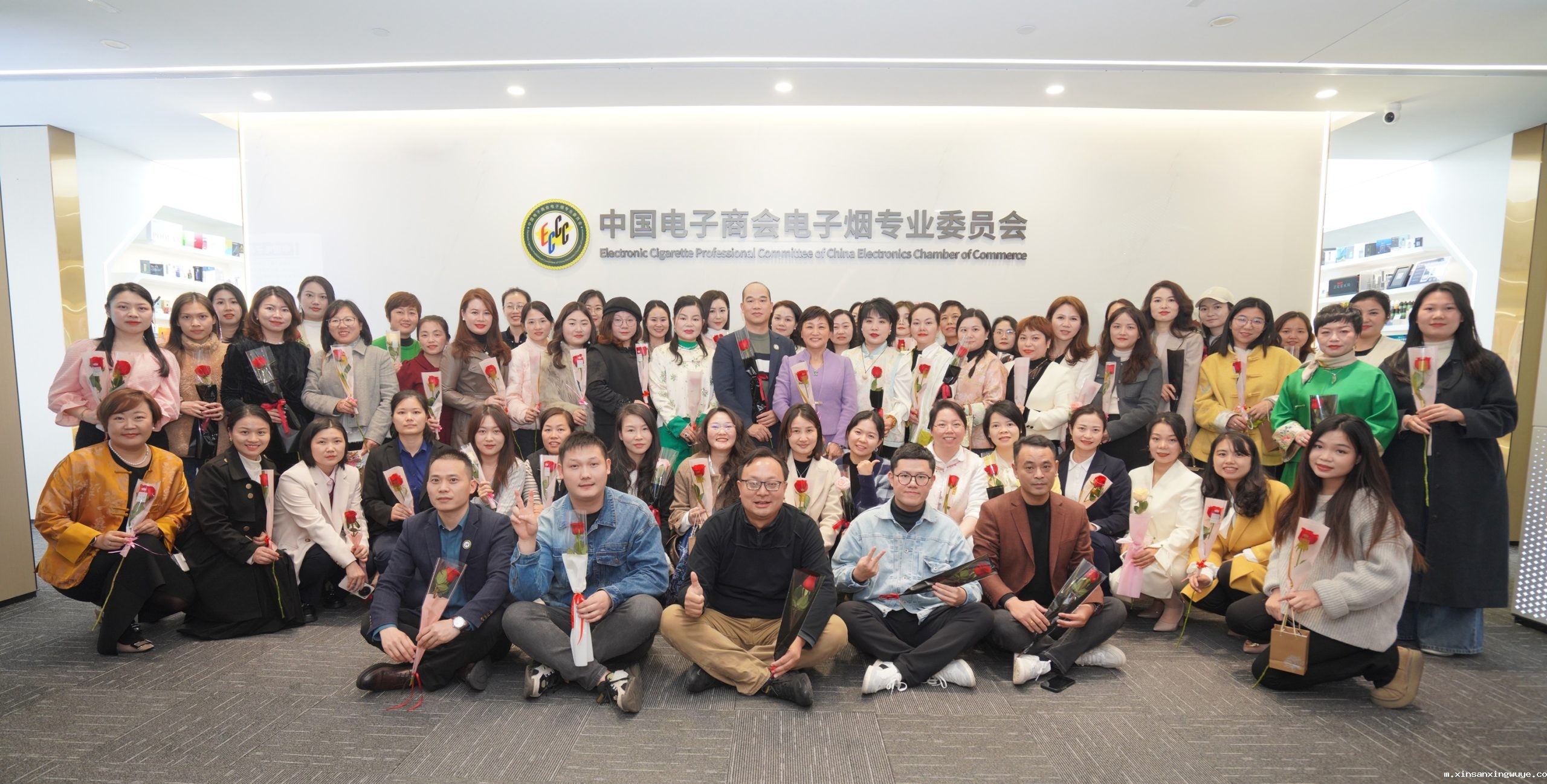 星空综合官网中国“悦见她力量”三八节活动温暖举行