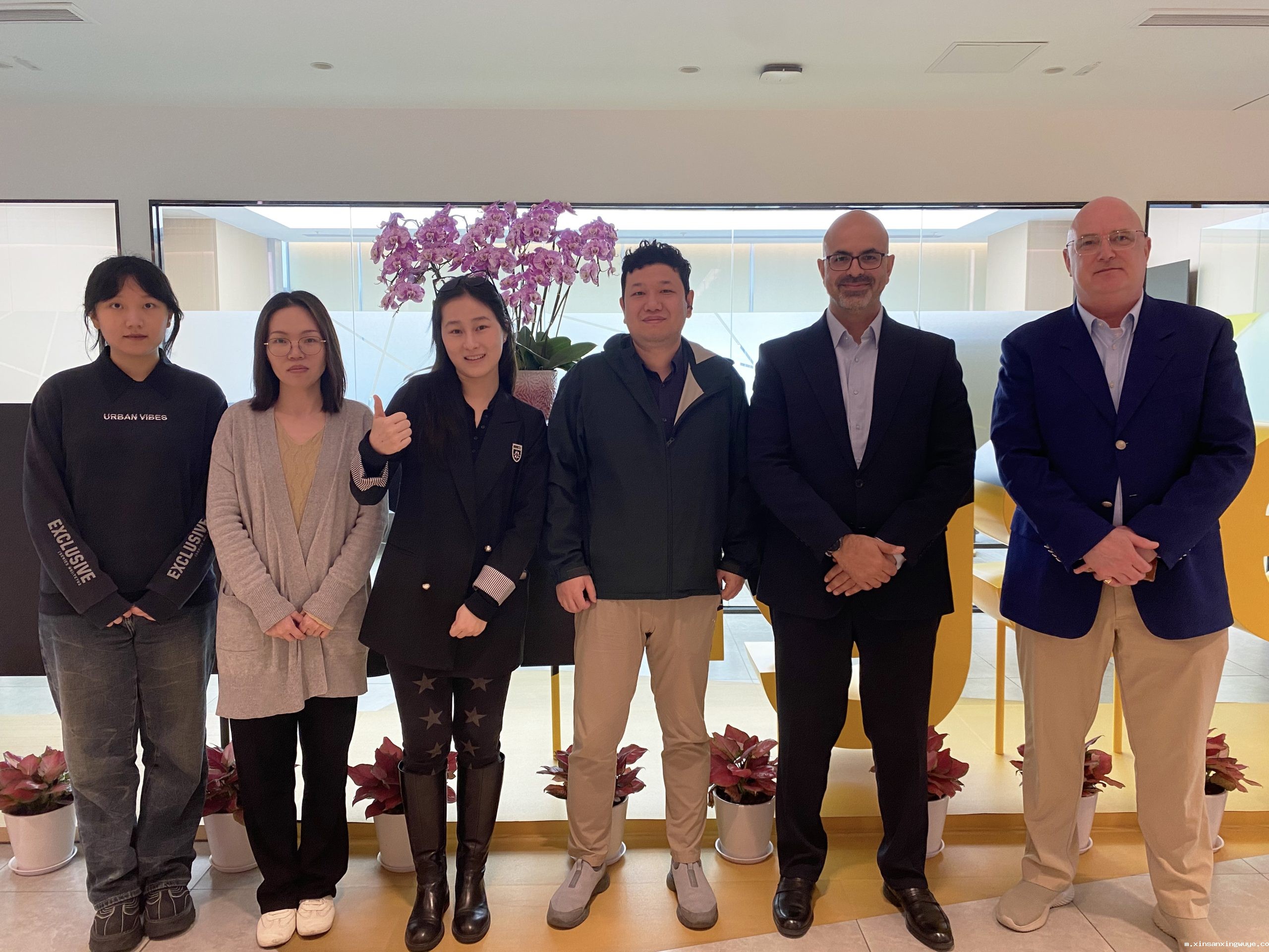 ECCC组织海外电子烟关键渠道商参观走访会员企业